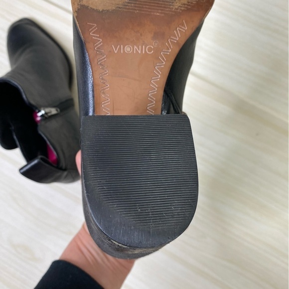 Vionic Black leather square toe Lyssa ankle Chelsea boots size 7.5 - Picture 5 of 13